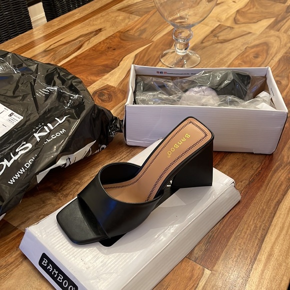 Black heeled slides - Picture 2 of 4